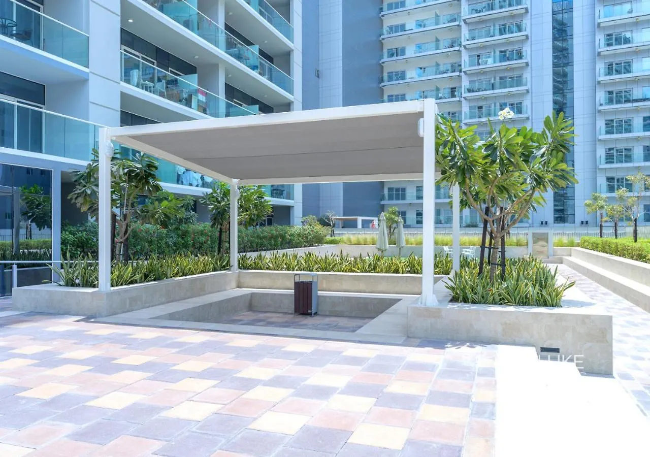Luke Stays -Damac Vera Residences Dubai Emirados Árabes Unidos